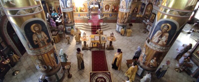 Вечернее богослужение в Покрово-Никольском храме